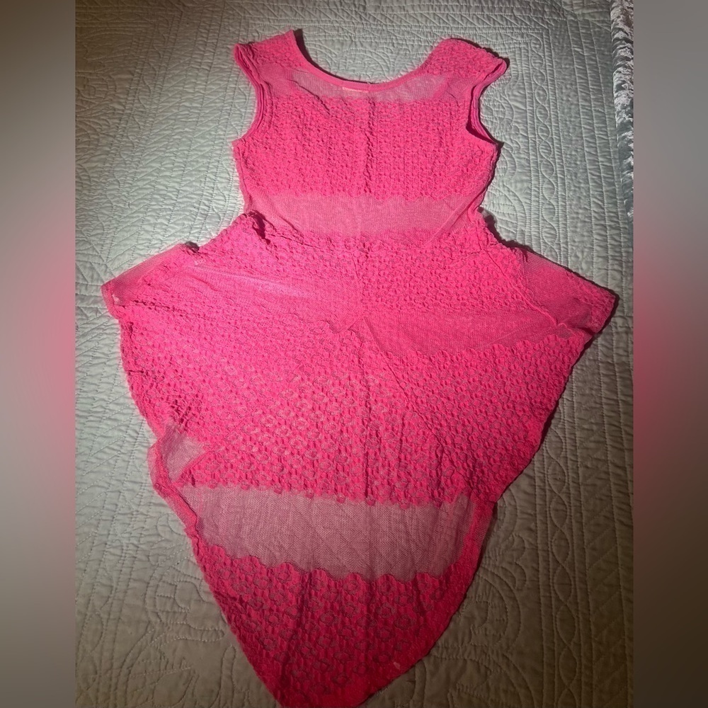 Pink lace hi/low shirt - Picture 2 of 5